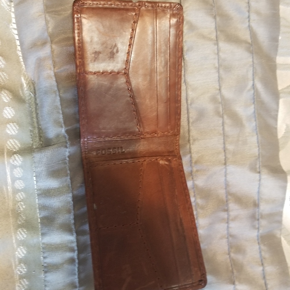 Fossil wallet